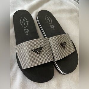Fashion sandals